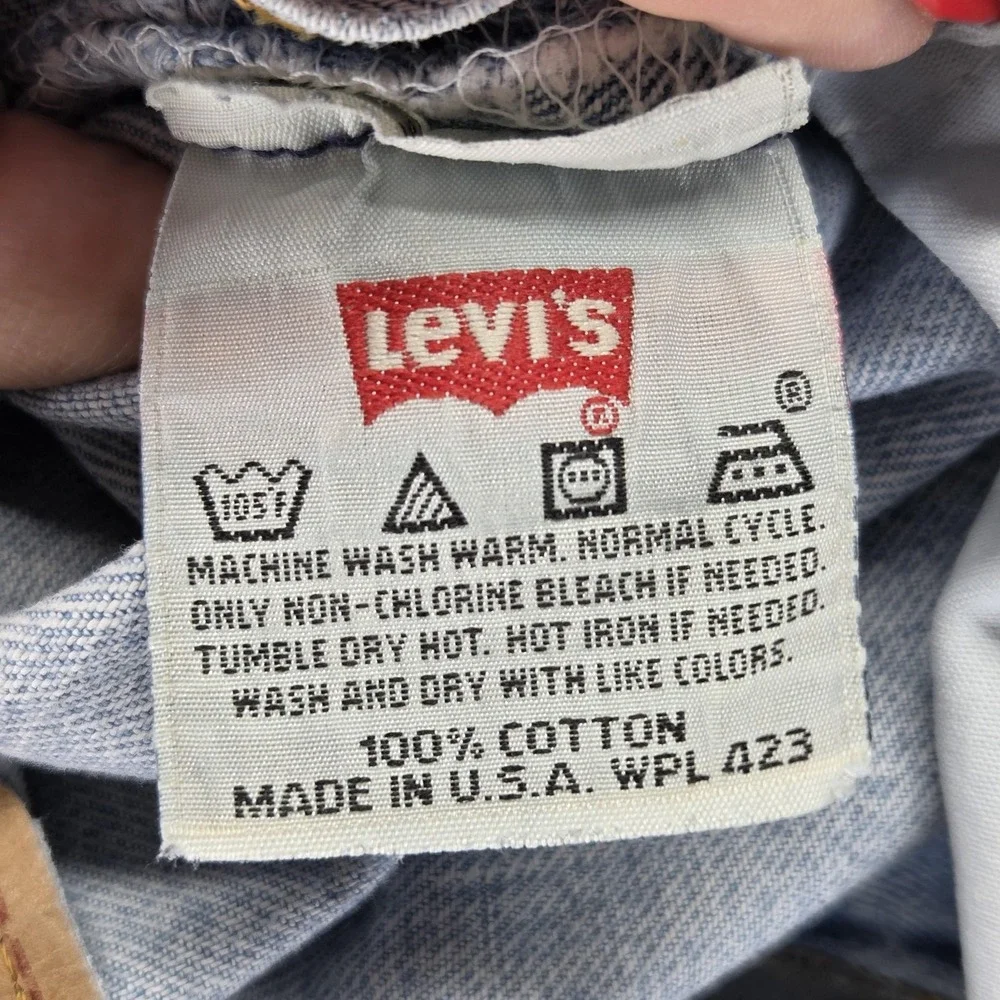 Vintage Levis 501 Jeans Mens Blue Light Wash Button Fly Made In USA Fits 27x30